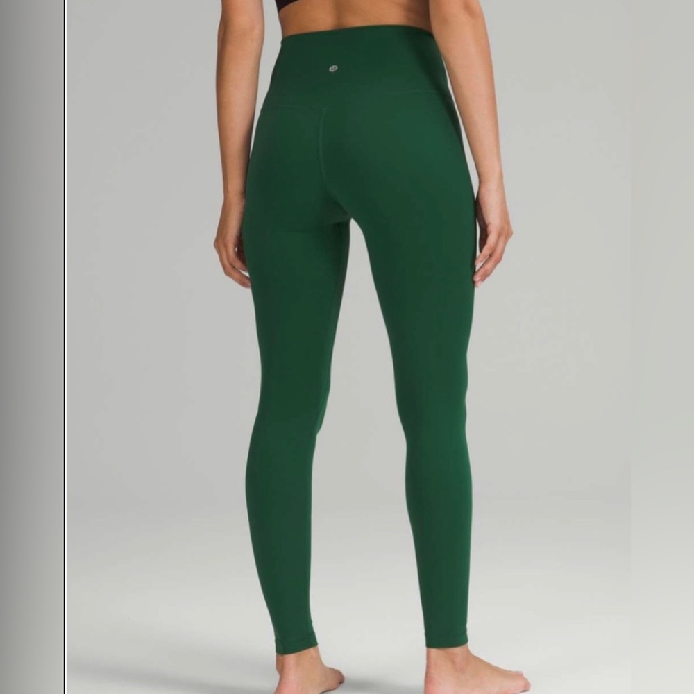Lululemon Size 6 worn once ALIGN 28” High Waist Legging- Everglade GREEN